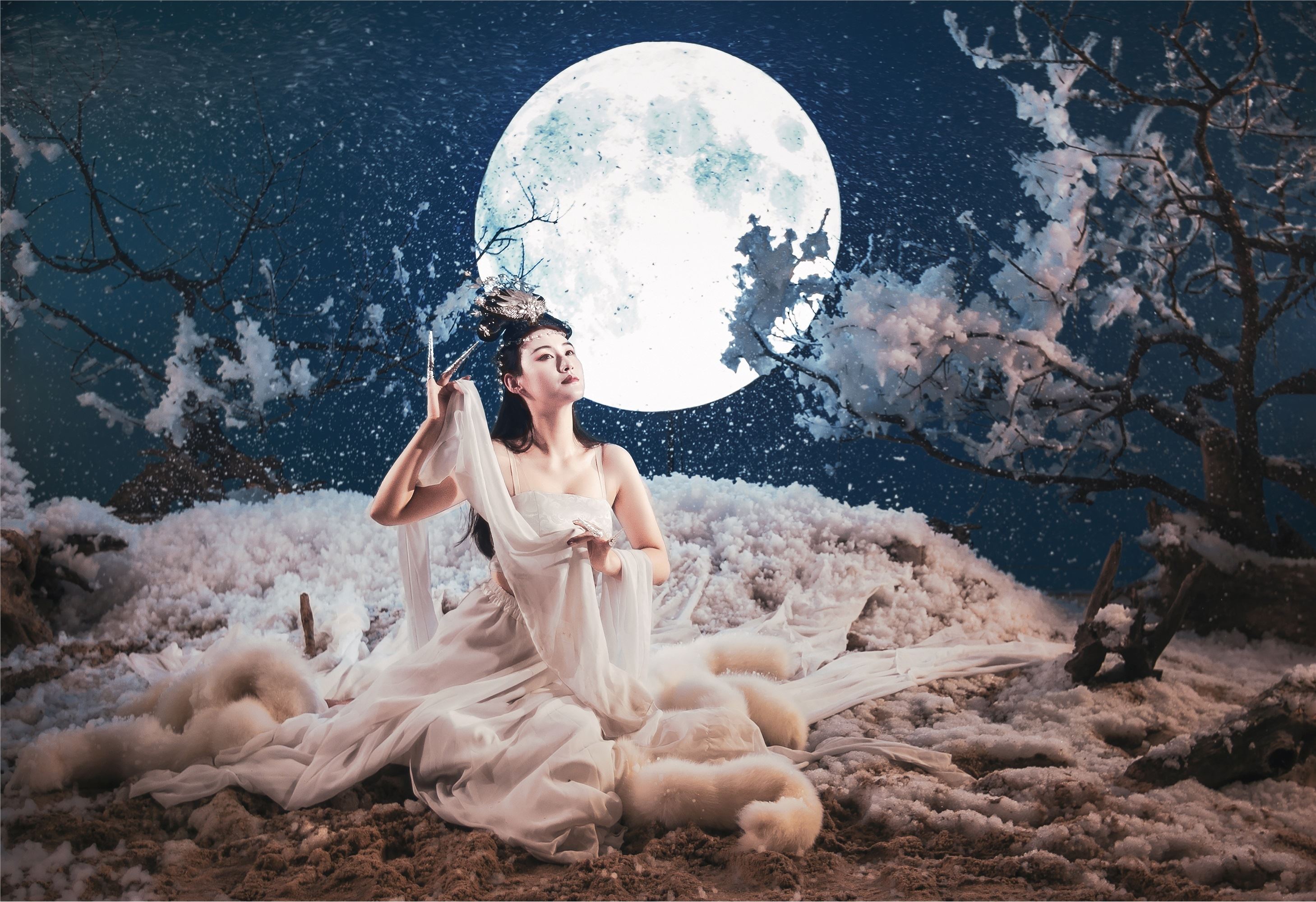 YITUYU 艺图语 2021.07.21 九尾白狐 刺猬&惠子